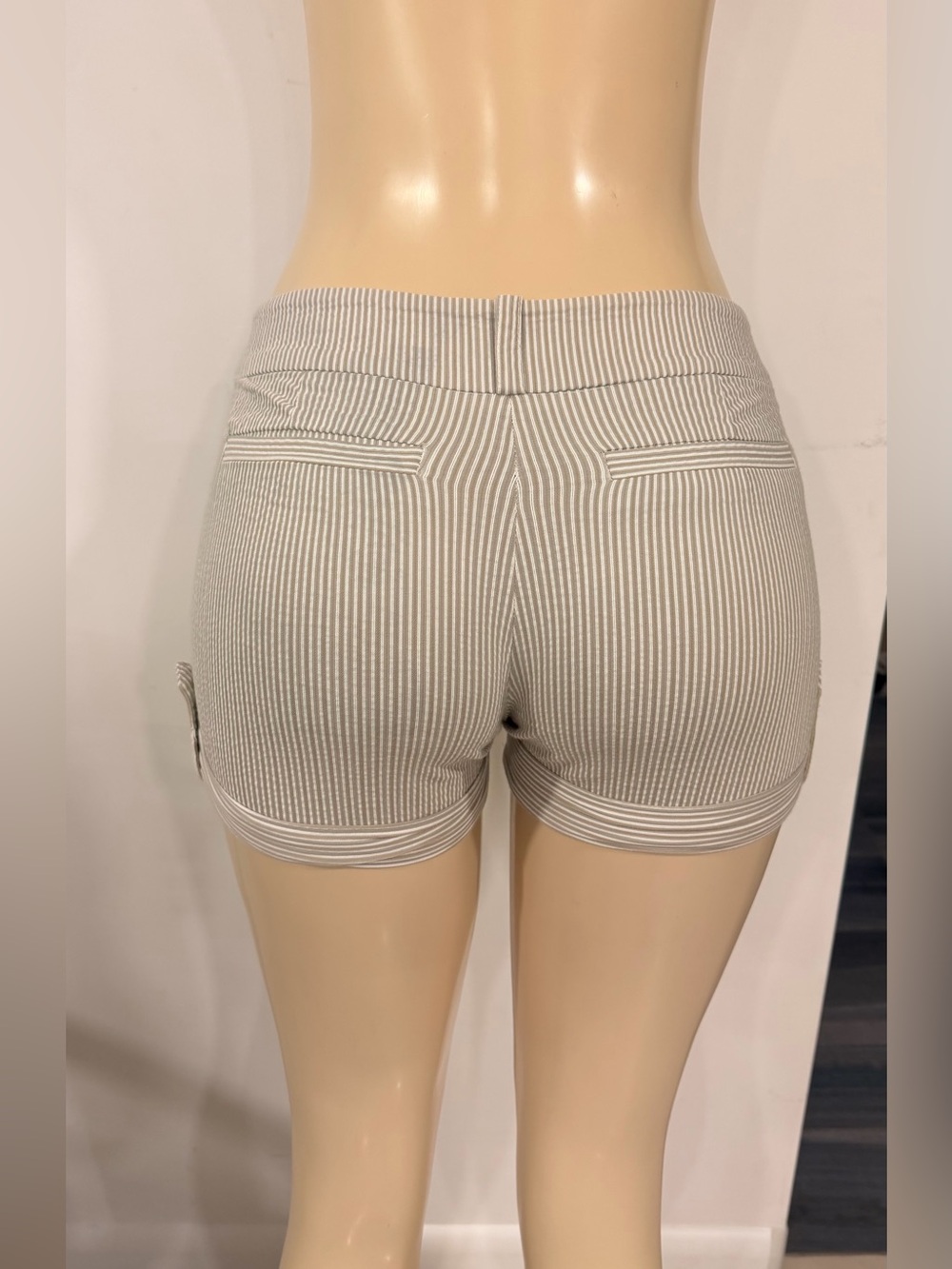 bebe Tan & White Striped Seersucker Shorts Y2K
